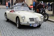 Automobiloví a motocykloví veteráni se rozloučili s letošní sezonou. Start spanilé jízdy Přerovskem byl na náměstí v Lipníku. Neděle 2. září 2023