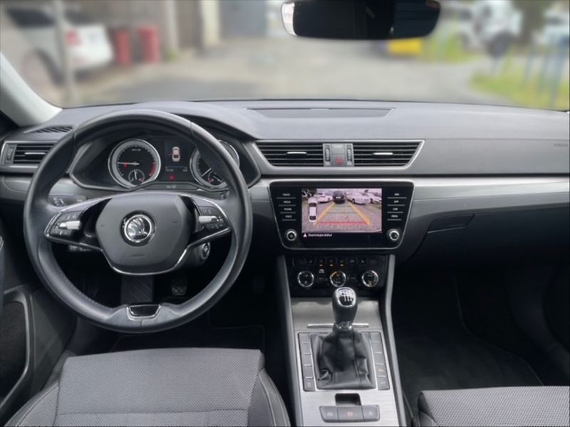 Škoda Superb 2,0 TDI 110 Style - fotka 9 z 11