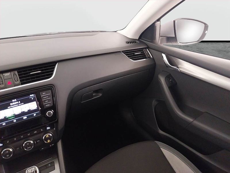 Škoda Octavia (2016) Joy 2.0 TDI, 4X4, Serv.kniha - fotka 8 z 26