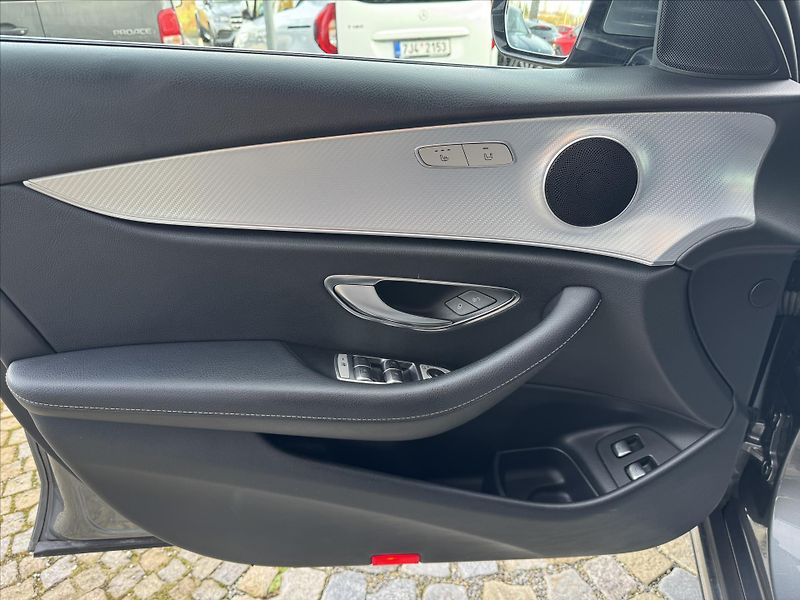 Mercedes-Benz Třídy E E 220d 4M All-terrain - fotka 4 z 33