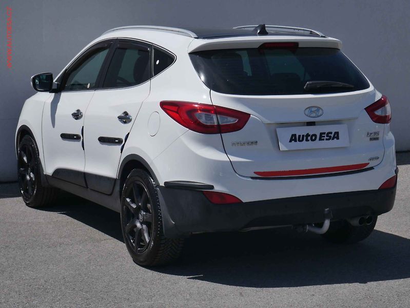 Hyundai ix35 (2014) 2.0CRDi 4x4, ČR, AT, park - fotka 6 z 16