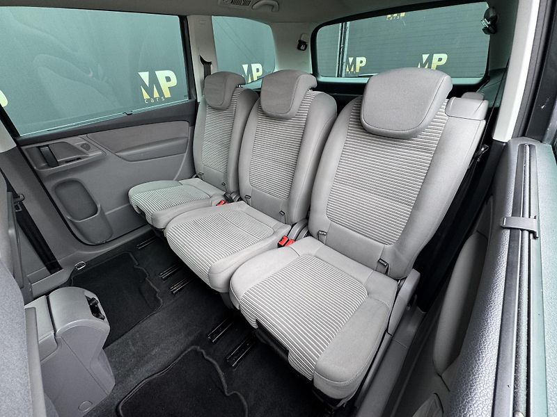 Seat Alhambra (2014) 2.0TDi MAN Style,7míst, tažné  - fotka 19 z 51