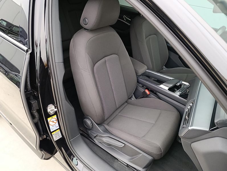 Audi e-tron 55 300kW QUATTRO S-LINE  - fotka 19 z 35