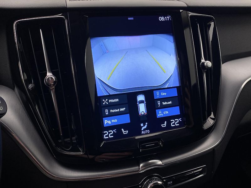 Volvo XC60 B4 AWD MOMENTUM REZERVACE - fotka 46 z 47