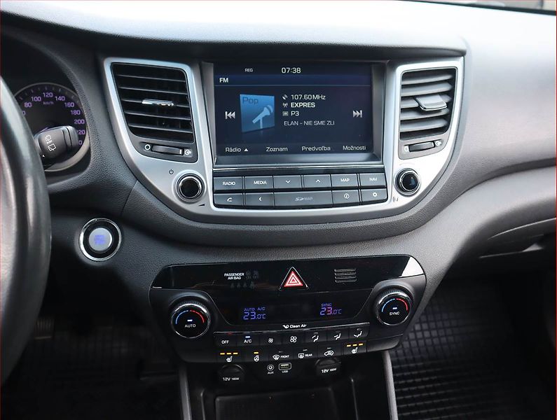 Hyundai Tucson (2016) 1.7 CRDi, Serv.kniha, Navi - fotka 12 z 19