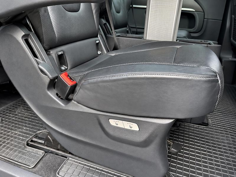 Mercedes-Benz Třídy V (2021) Mercedes-Benz V 300 d 4MATIC  - fotka 2 z 30