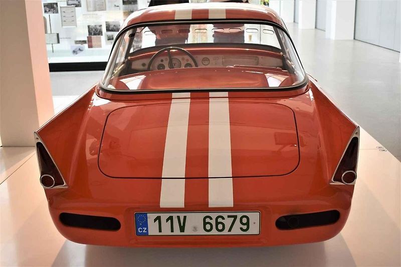 Škoda 1100 OHC kupé je dnes součástí sbírky firemního muzea Škody Auto