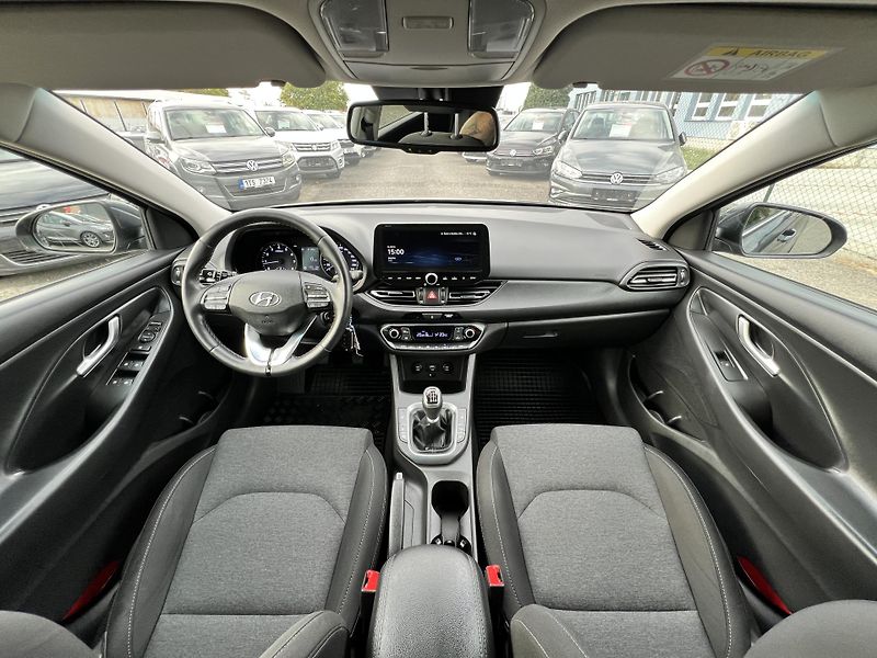 Hyundai i30 1.5T-GDi KAMERA PŮVOD ČR 1.MAJ - fotka 18 z 47