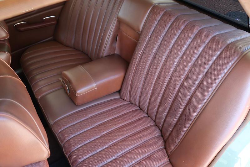 Mercedes-Benz 115 W115 230.4 manuál - fotka 38 z 50