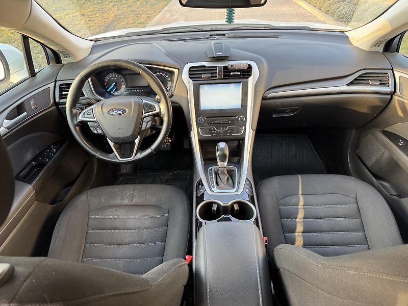 Ford Mondeo (2015) 2.0 /132kW - fotka 11 z 15