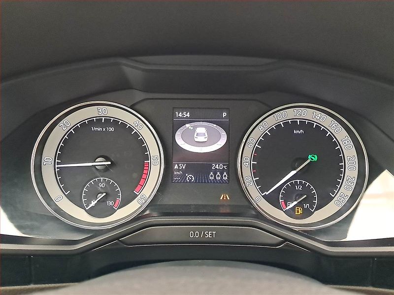 Škoda Superb (2015) Laurin&Klement 2.0 TDI 4x4 - fotka 11 z 22