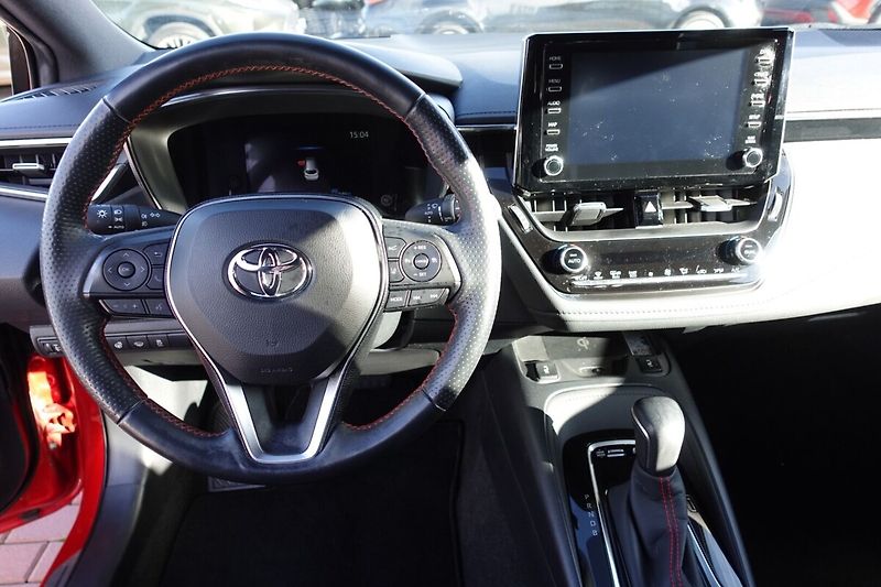Toyota Corolla 1,8 HEV GR Spot Dynamic - fotka 15 z 31