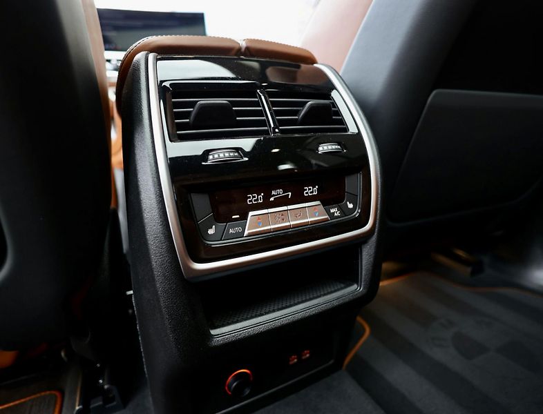BMW X5 (2025) 50e xDrive M SPORT Individual - fotka 34 z 53