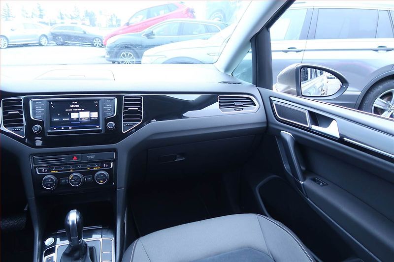 Volkswagen Golf Sportsvan (2017) Highline 1.6 TDI, Automat - fotka 8 z 23