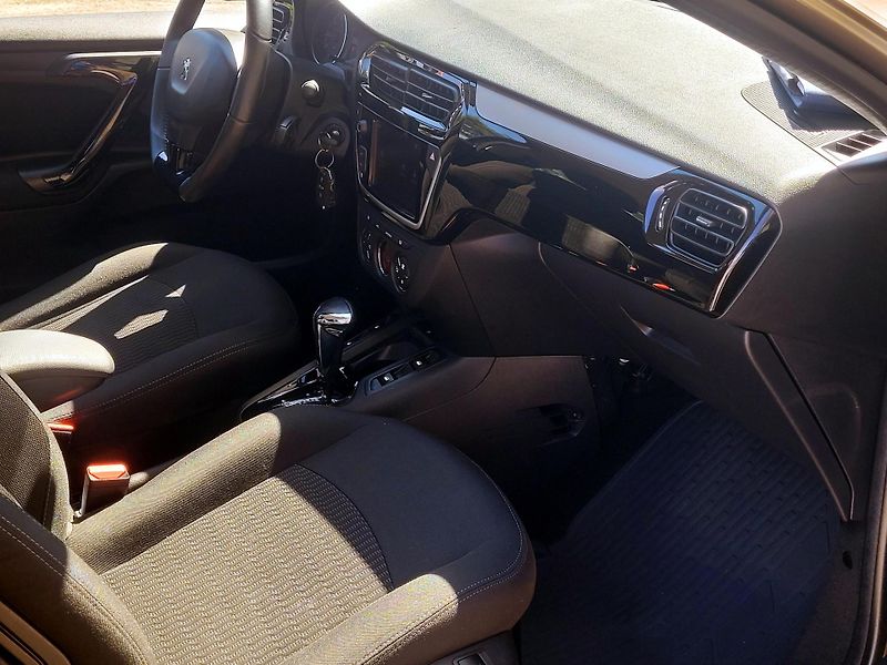 Peugeot 301 EAT6 115k *SERV.KN*CZ, 1xMaj - fotka 23 z 42
