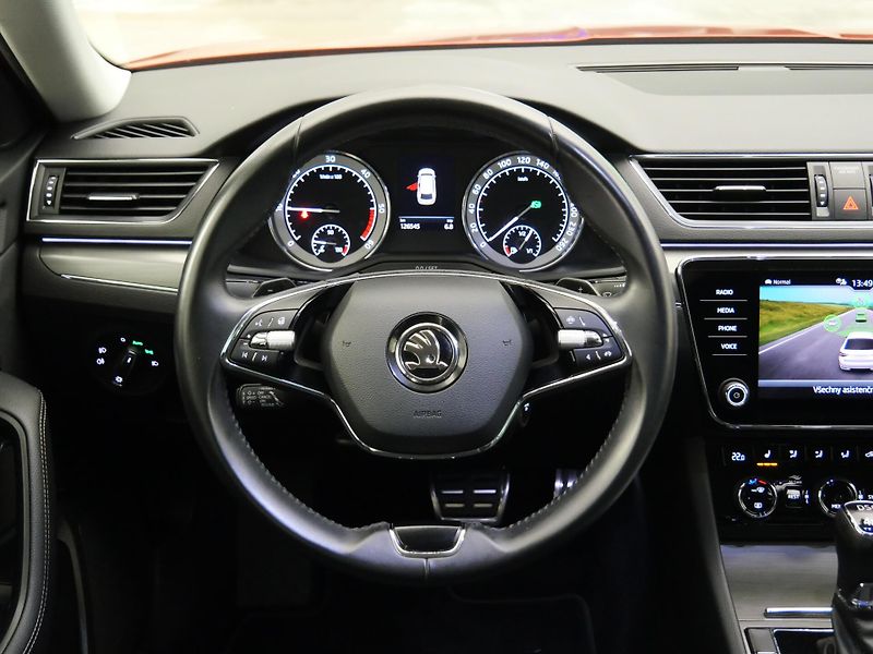 Škoda Superb - fotka 13 z 25