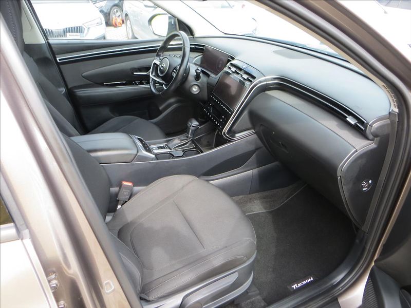 Hyundai Tucson 1,6 CRDi mHEV DCT Smart 100 kW - fotka 11 z 28