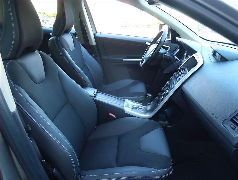 Volvo XC60 (2011) D3, Automat, Serv.kniha - fotka 9 z 22