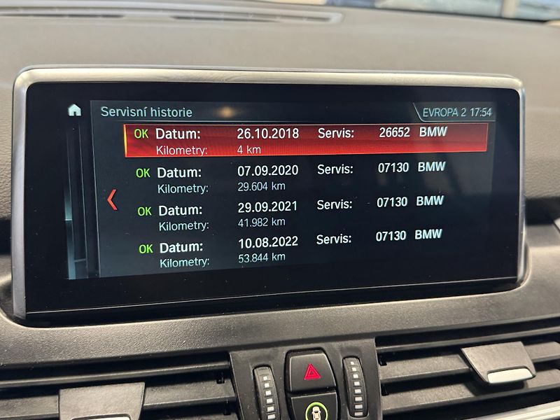 BMW Řada 2 (2018) 218d xDrive Grand Tourer - fotka 30 z 31