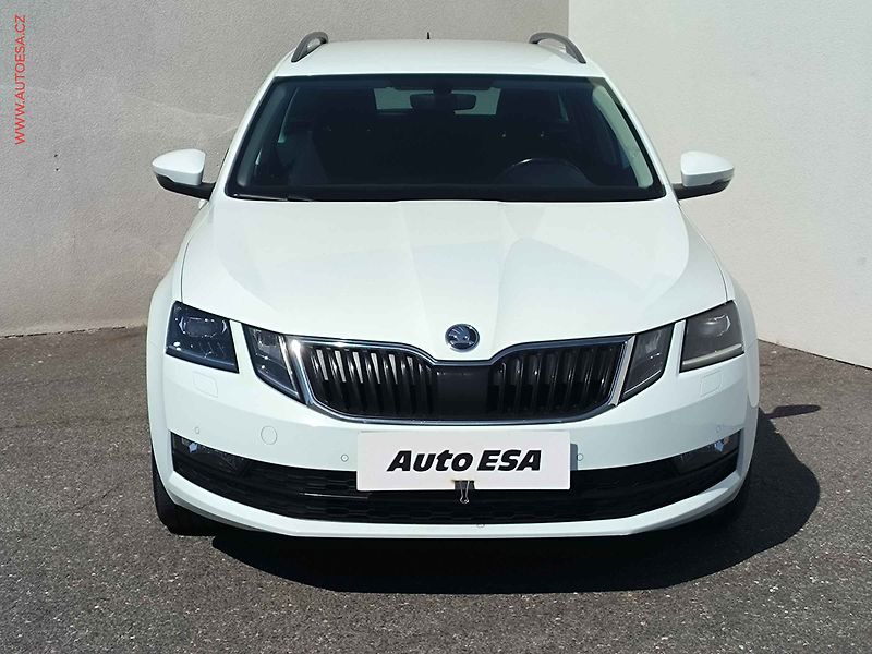 Škoda Octavia (2017) 2.0 TDi, Ambition, DSG, LED - fotka 2 z 24
