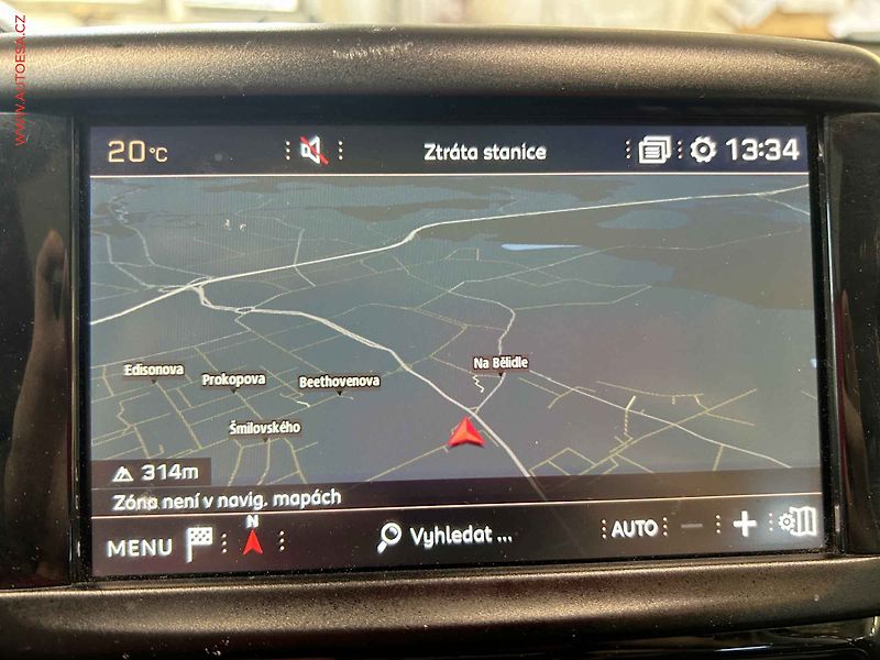Peugeot 2008 (2019) 1.2 PT, Crossway, navi, panor - fotka 11 z 16