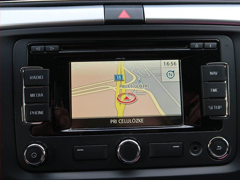 Škoda Superb (2014) Ambition 2.0 TDI, Navi - fotka 13 z 18