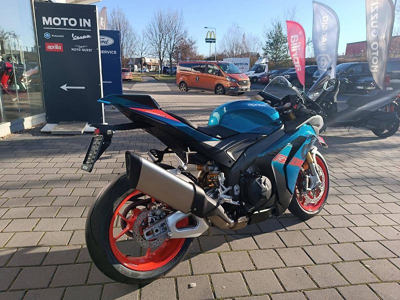 Aprilia RSV4 RR (2025) RSV4 1100 Stingray Blu (sleva - fotka 3 z 12