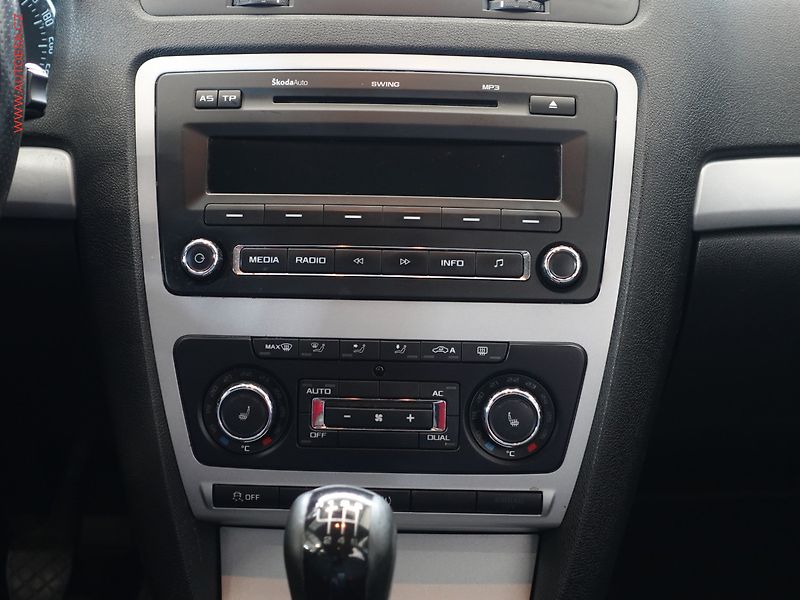 Škoda Octavia (2012) 1.4 TSI, Klima - fotka 13 z 22