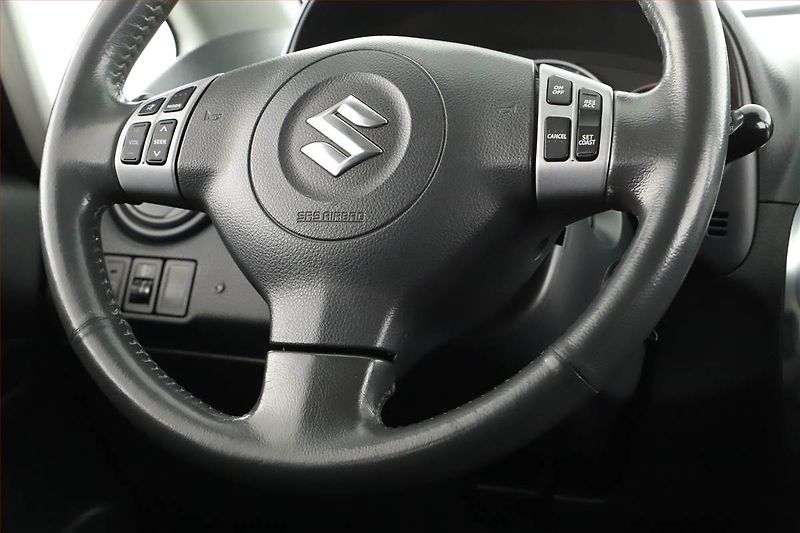 Suzuki SX4 (2009) 1.6 VVT, ČR,1.maj, rezervace - fotka 12 z 13