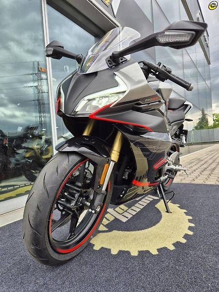 CFMOTO 450 SR (2026) - fotka 10 z 19
