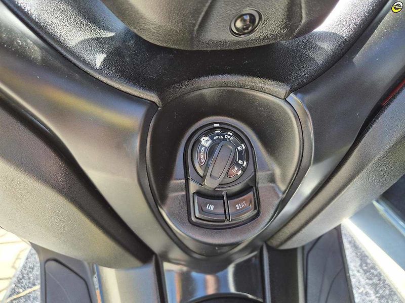 Yamaha X-Max 400 (2019) - fotka 20 z 22