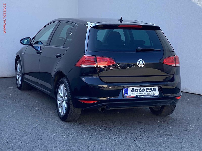 Volkswagen Golf (2015) 1.2 TSi, Lounge - fotka 6 z 17