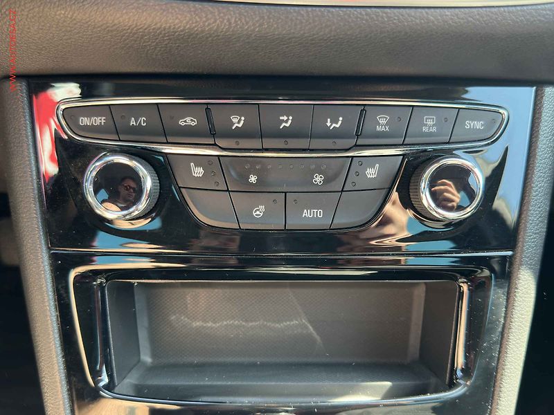 Opel Astra (2019) 1.6CDTi, Navi, bixenon - fotka 16 z 18