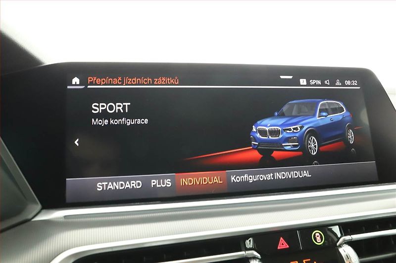 BMW X5 (2022) xDrive40i - fotka 16 z 21