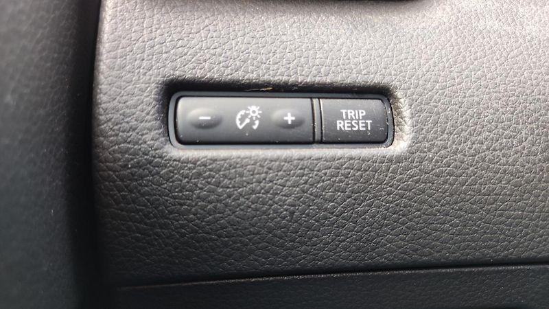 Nissan Qashqai (2017) 1.2 DIG-T, 1.maj,ČR, - fotka 17 z 20