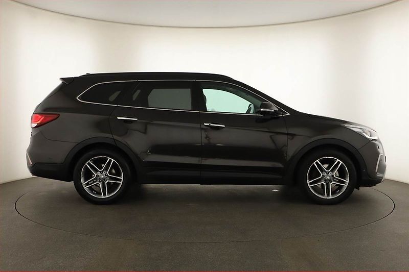 Hyundai Santa Fe (2017) 2.2 CRDi Blue, 4X4, Automat - fotka 6 z 20