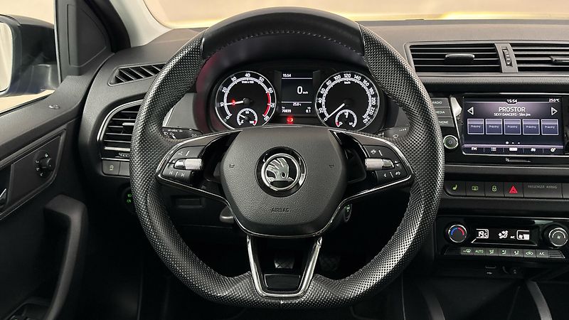 Škoda Fabia 1.0 TSI Black Combi - fotka 9 z 24