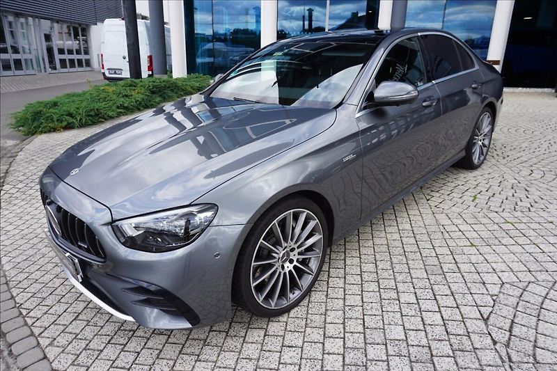 Mercedes-Benz Třídy E 3,0 AMG E 53 4MATIC+ - fotka 4 z 21