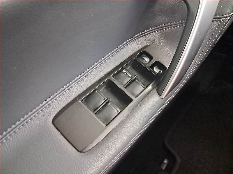 Nissan Primera (2005) 2.2 dCi, jezdí výborně - fotka 17 z 18