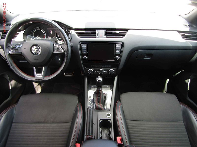 Škoda Octavia (2013) 2.0TDi, RS, DSG, navi, bixen - fotka 8 z 21