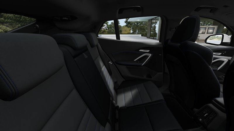 BMW iX2 eDrive20 - fotka 12 z 14