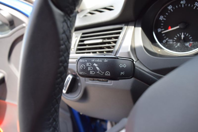 Škoda Rapid (2016) 1.2TSI 81kw AMBIT JOY XEN NAVI - fotka 31 z 49
