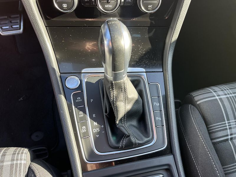 Volkswagen Golf (2016) GTD 2.0 TDI DSG 135 KW - fotka 19 z 25