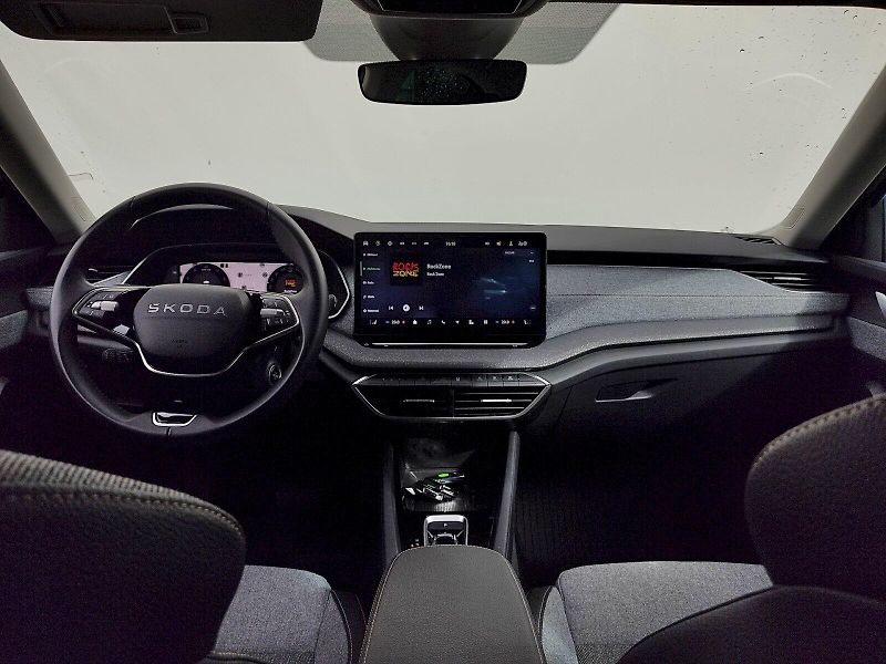 Škoda Octavia (2025) Top Selection 1,5 Tsi DSG - fotka 5 z 37