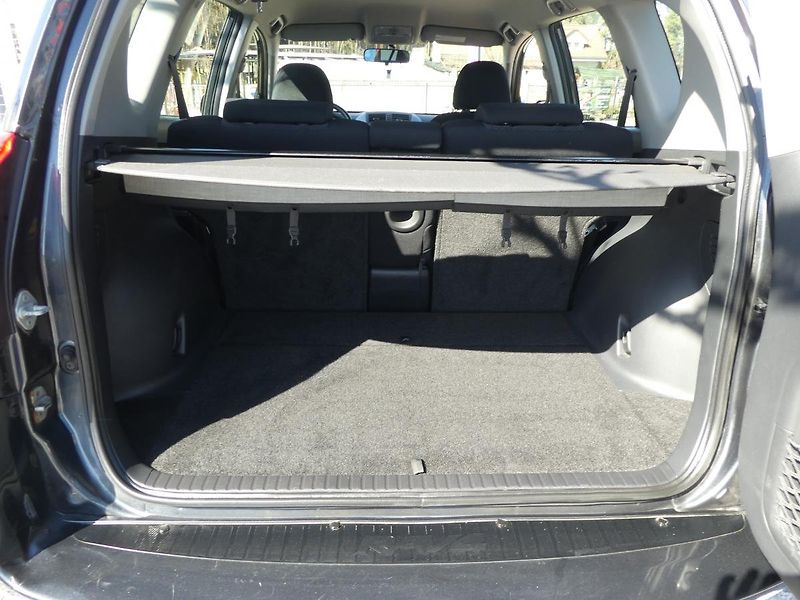 Toyota RAV4 (2006) 2.0i 112kW REZERVOVANO - fotka 26 z 28