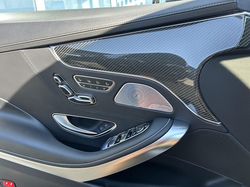 Mercedes-Benz Třídy S S 63 AMG 4MATIC+ Coupe - fotka 31 z 35