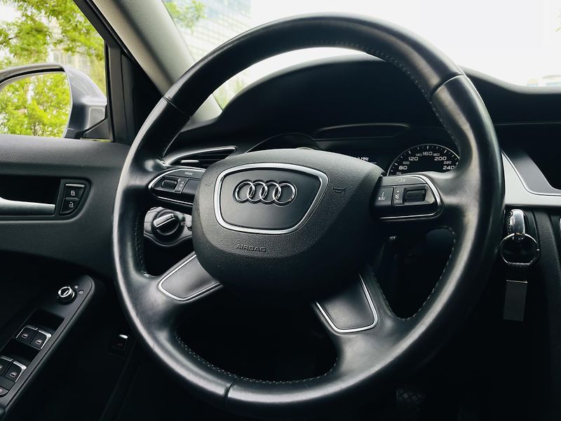 Audi A4 3.0TDI QUATTRO VÝHŘEV SERVISKA - fotka 30 z 41