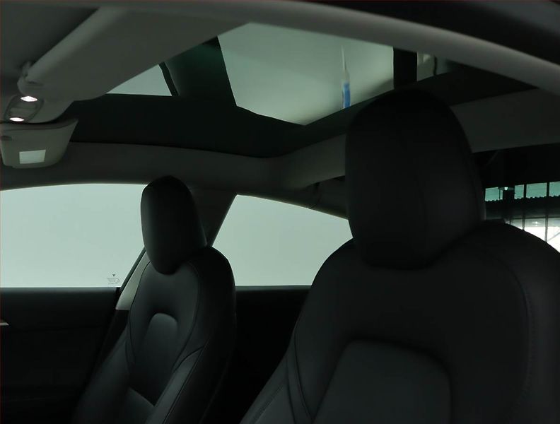 Tesla Model 3 (2022) Standard Range LFP, SoH 92% - fotka 15 z 20
