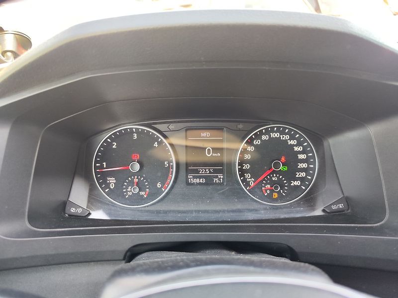 Volkswagen Caravelle 2.0 TDi/110kW Long ,DSG 8.míst - fotka 15 z 28