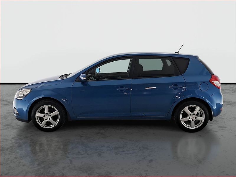 Kia Ceed (2011) 1.6 CVVT, po STK, jezdí dobře - fotka 3 z 19
